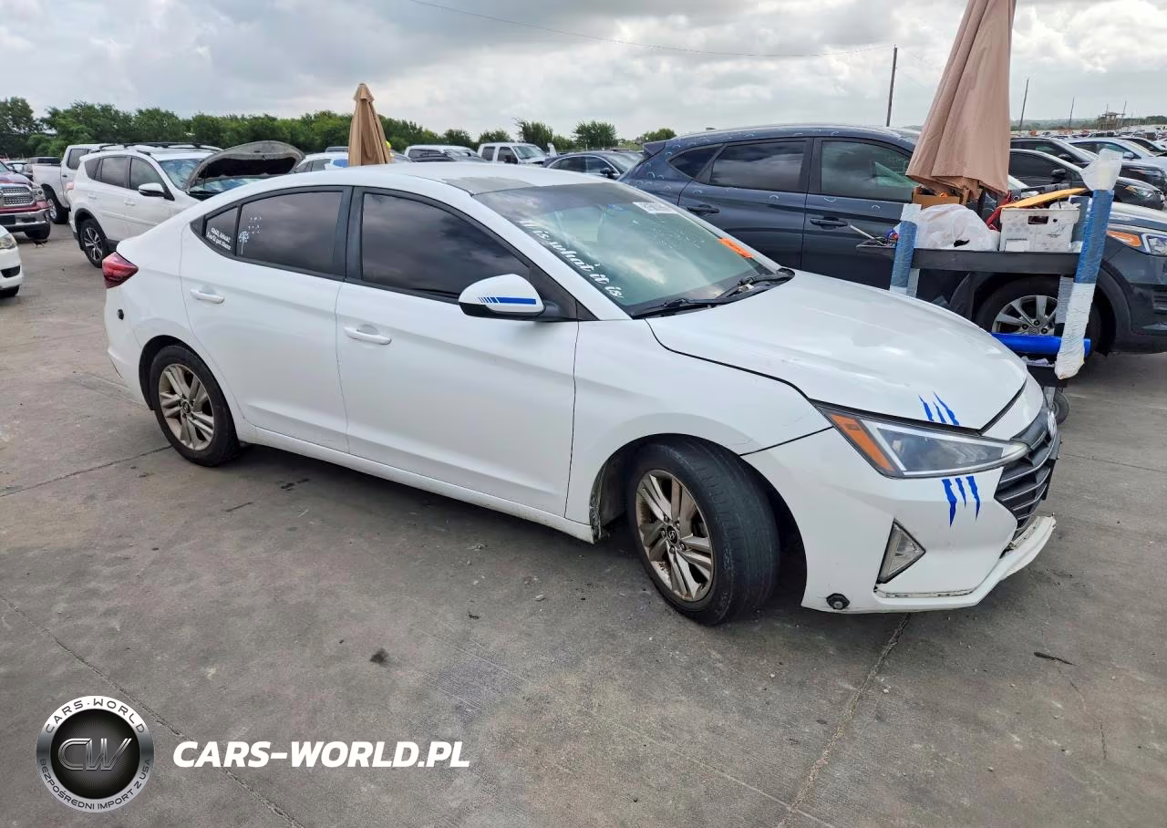 2019 Hyundai Elantra Sel VIN:5NPD84LF0KH475302 - 4