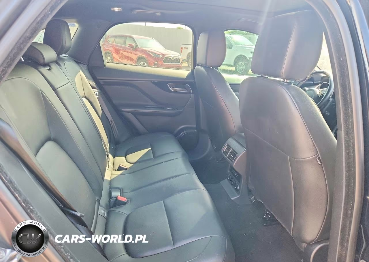 2018 Jaguar F-Pace Premium VIN:SADCJ2FN3JA244038 - 11