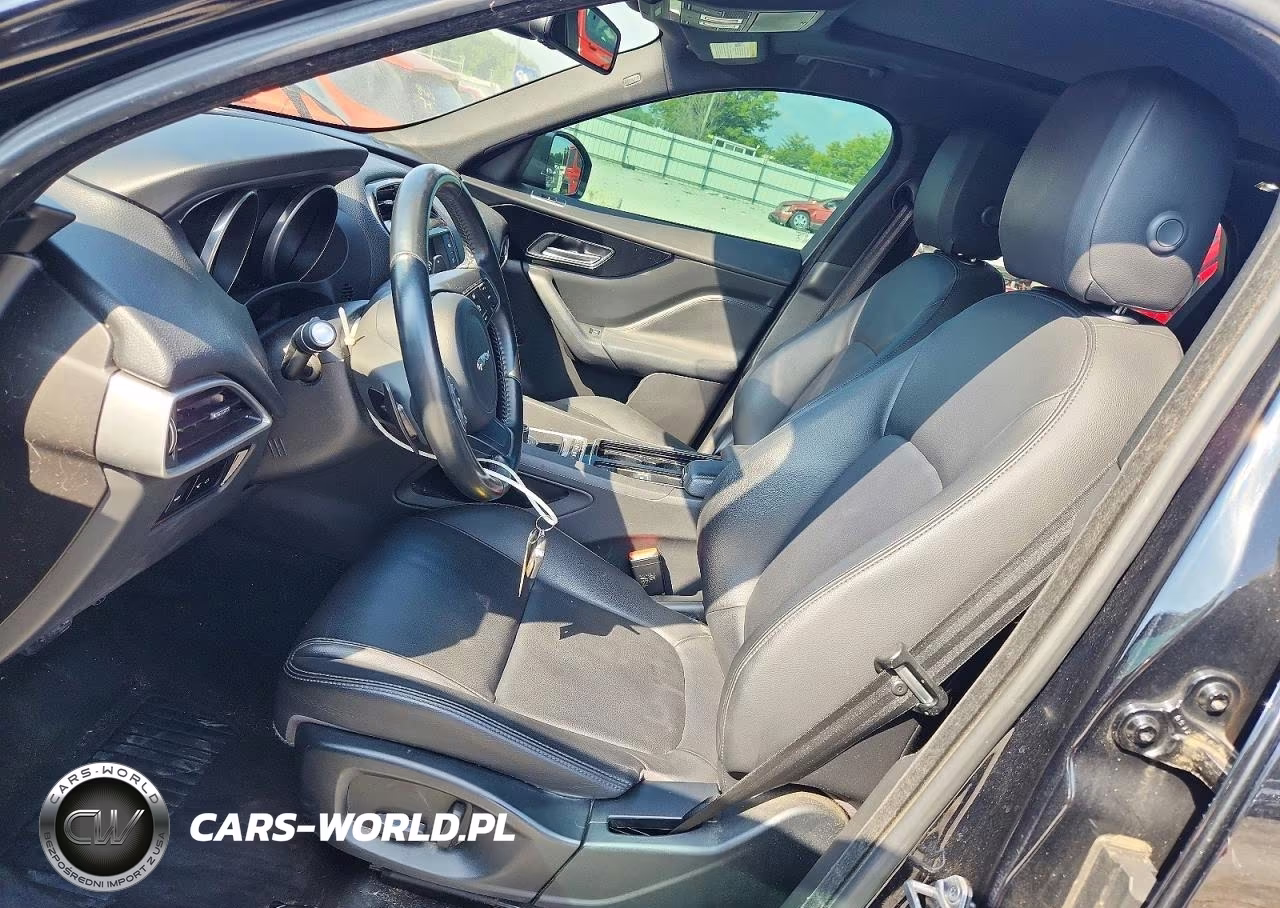 2018 Jaguar F-Pace Premium VIN:SADCJ2FN3JA244038 - 7