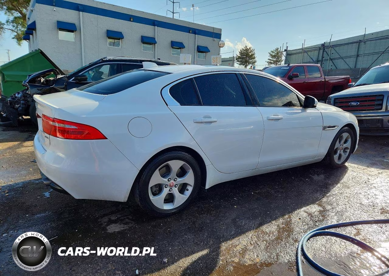 2017 Jaguar Xe VIN:SAJAR4BG0HA977531 - 3