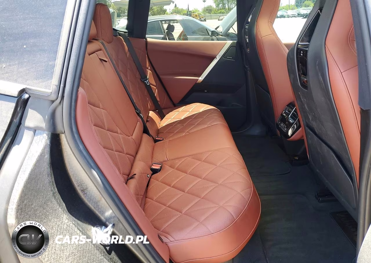 2025 BMW Ix xDrive50 VIN:WB523CF09SCS36233 - 11