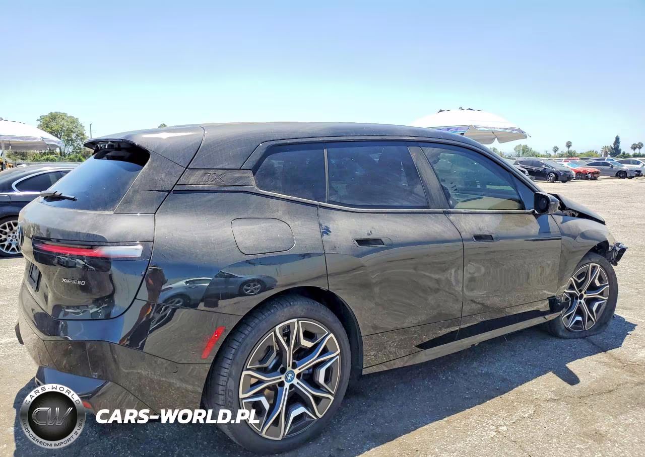 2025 BMW Ix xDrive50 VIN:WB523CF09SCS36233 - 3