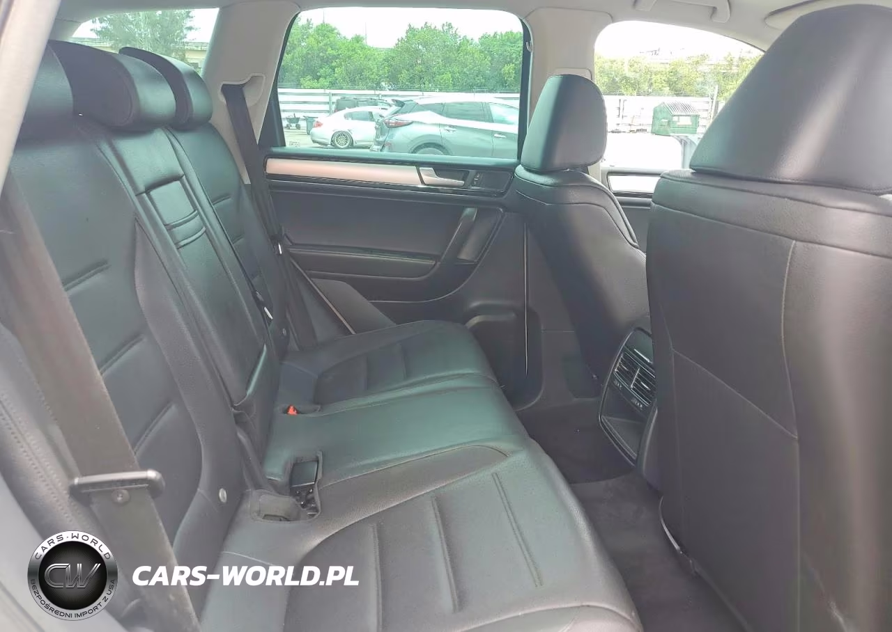 2011 Volkswagen Touareg V6 VIN:WVGFF9BP5BD002471 - 10