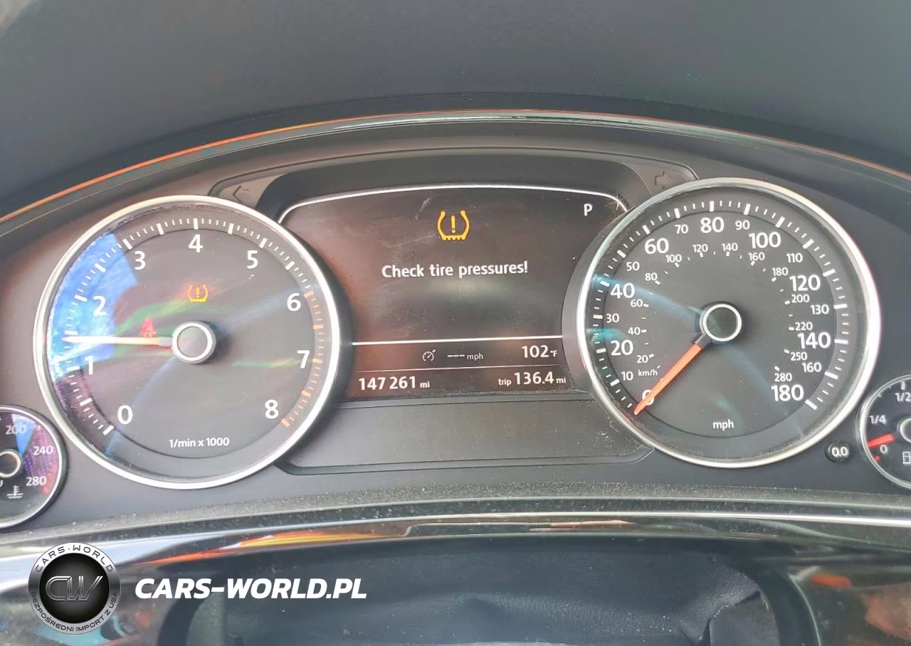 2011 Volkswagen Touareg V6 VIN:WVGFF9BP5BD002471 - 9
