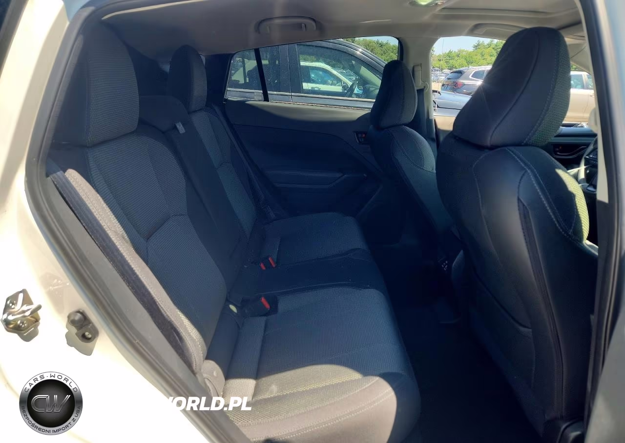 2024 Subaru Crosstrek Premium VIN:JF2GUADC9RH240886 - 11