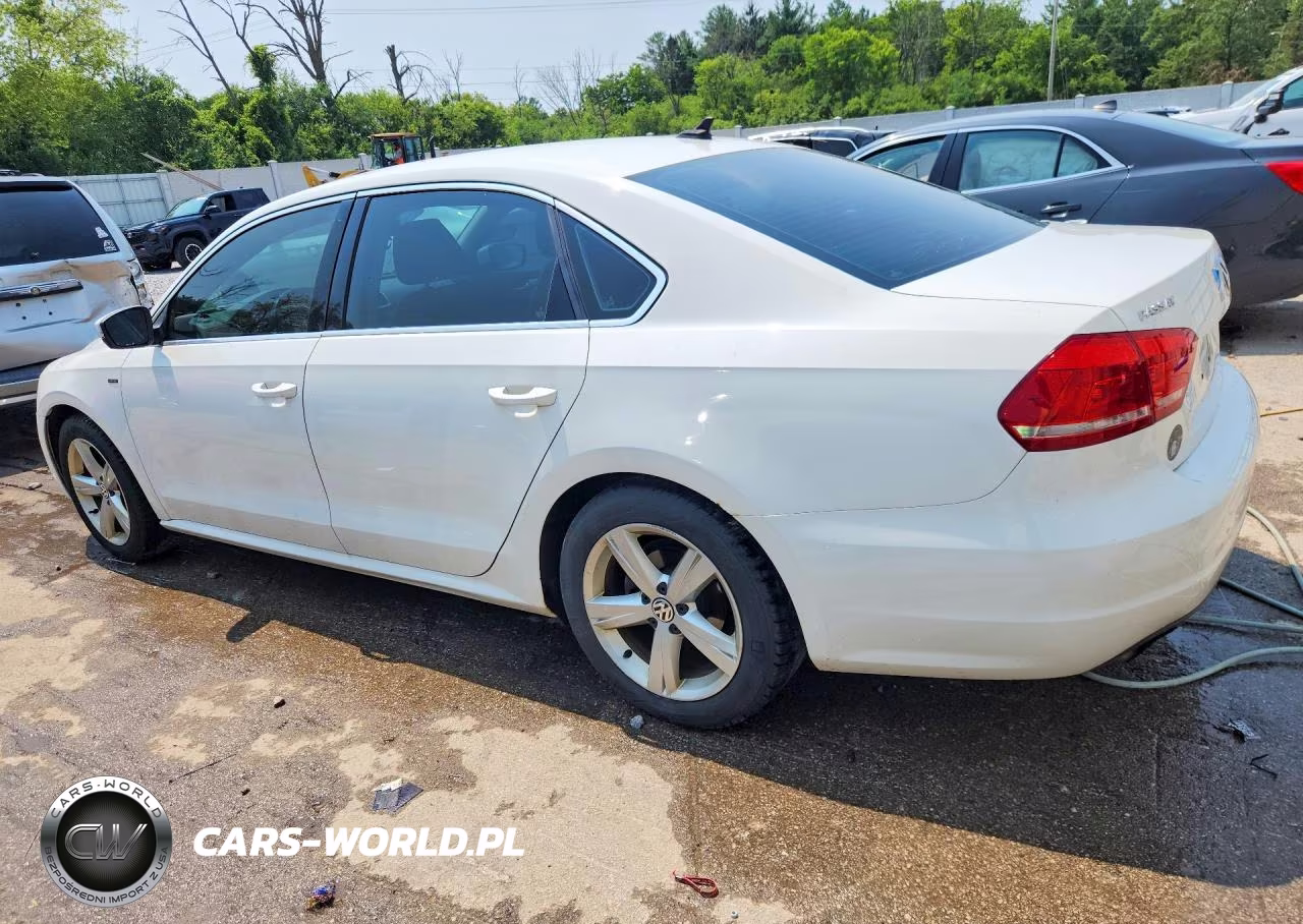 2015 Volkswagen Passat S VIN:1VWAS7A36FC111737 - 2