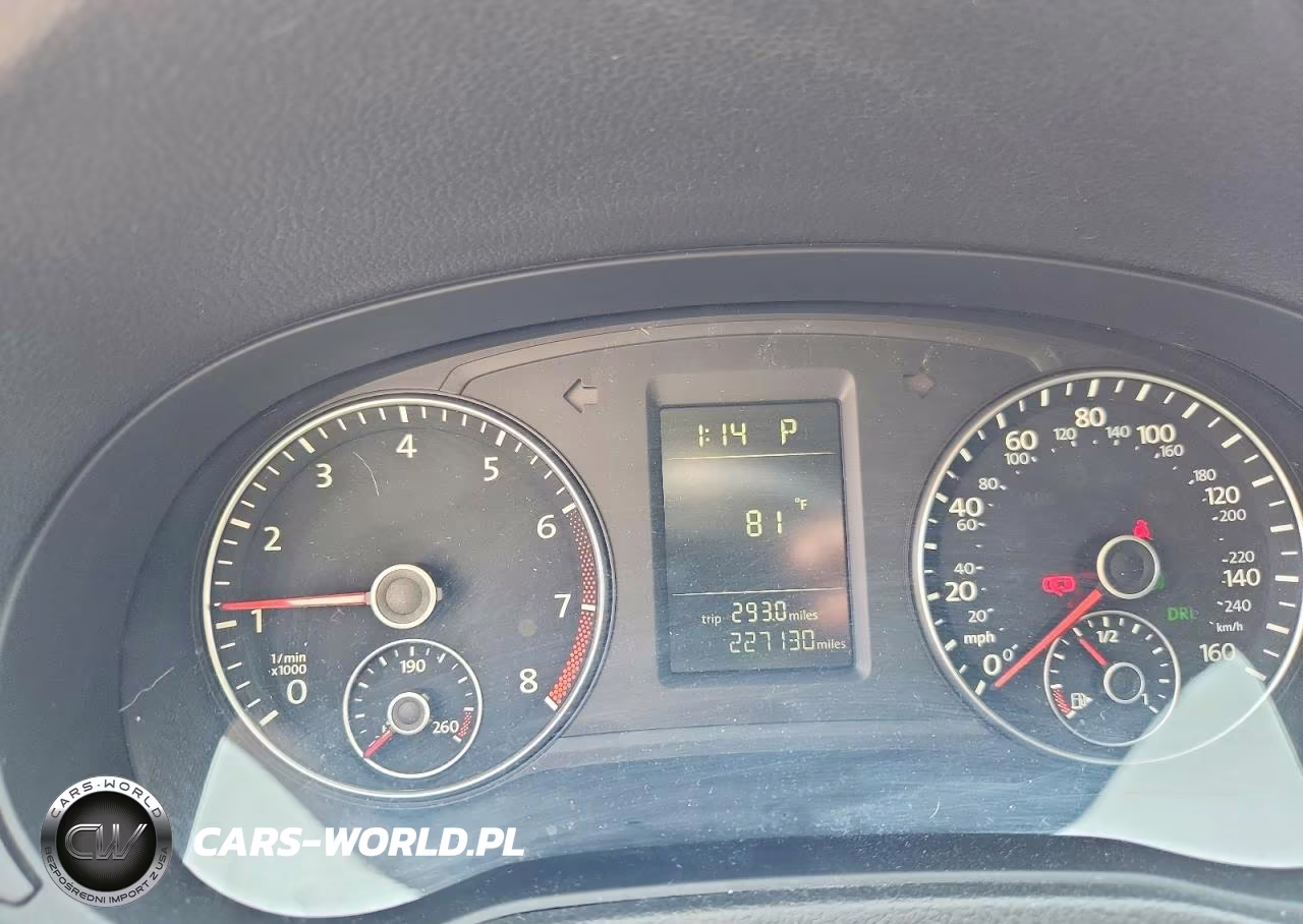 2015 Volkswagen Passat S VIN:1VWAS7A36FC111737 - 9