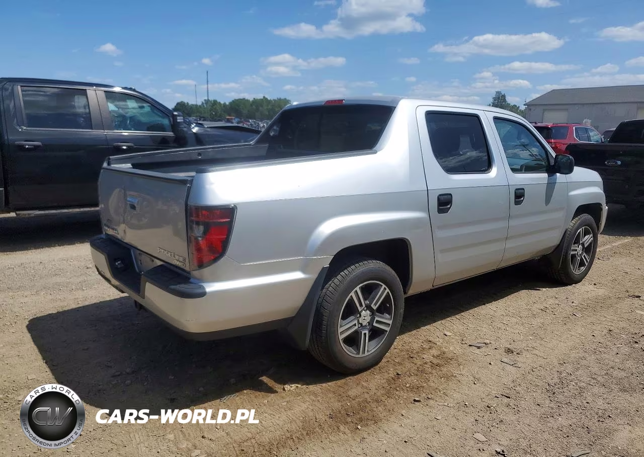 2013 Honda Ridgeline Sport VIN:5FPYK1F78DB011124 - 3