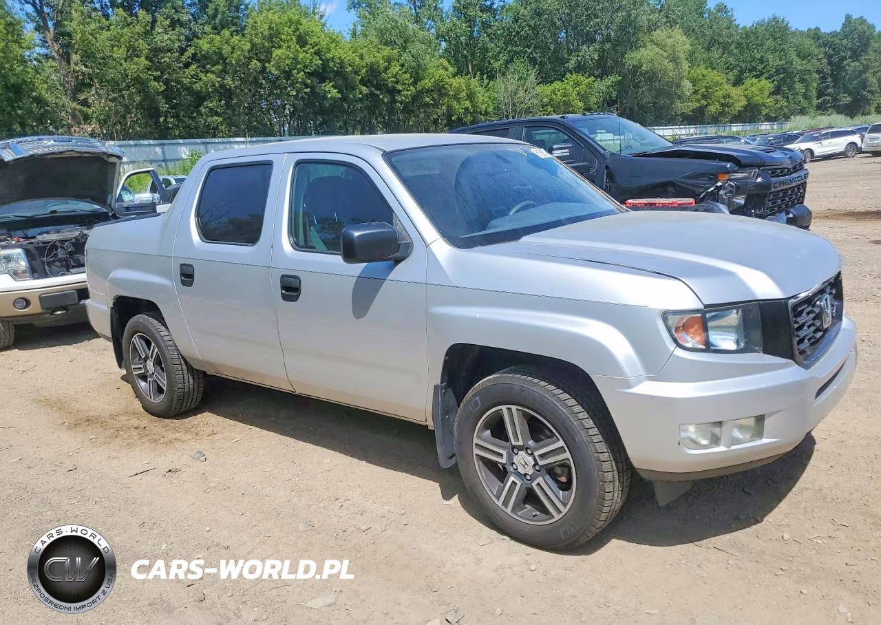 2013 Honda Ridgeline Sport VIN:5FPYK1F78DB011124 - 4