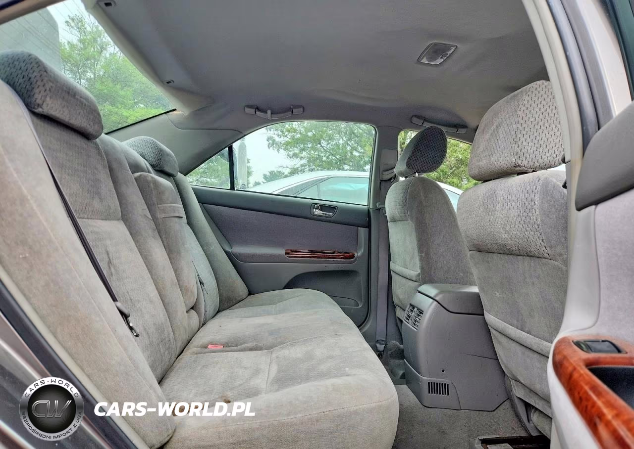 2002 Toyota Camry Xle VIN:4T1BE32KX2U575594 - 10