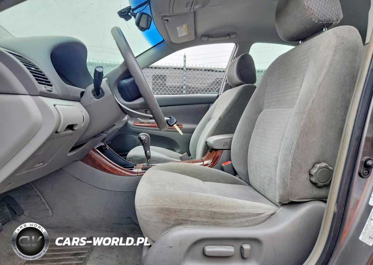 2002 Toyota Camry Xle VIN:4T1BE32KX2U575594 - 7