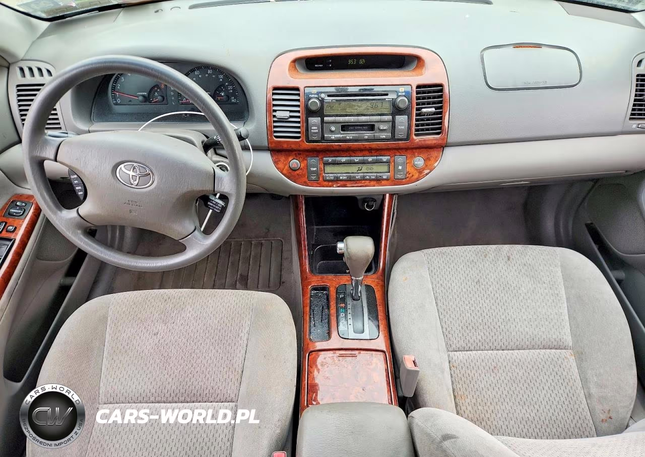 2002 Toyota Camry Xle VIN:4T1BE32KX2U575594 - 8