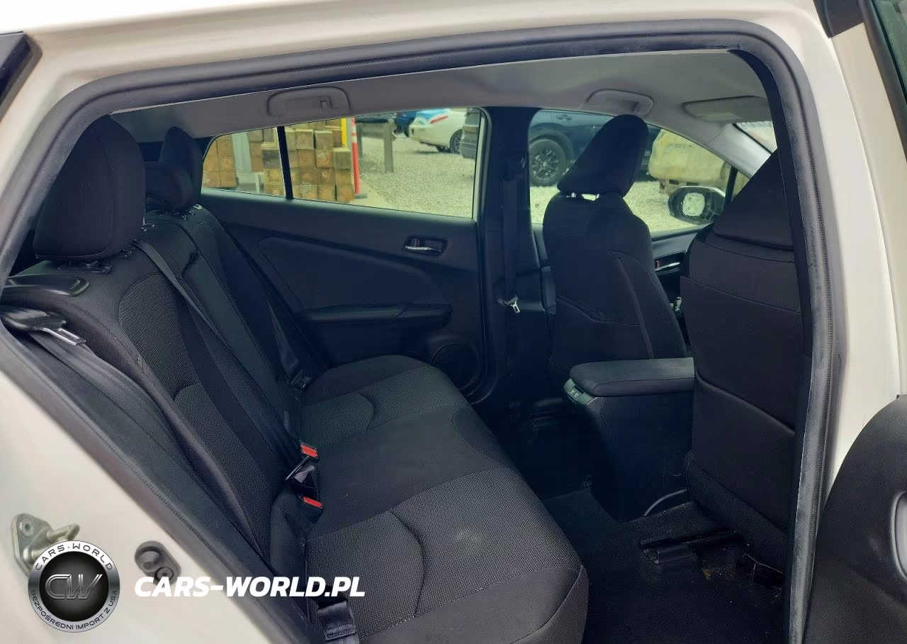 2020 Toyota Prius Le VIN:JTDKARFU9L3116191 - 10