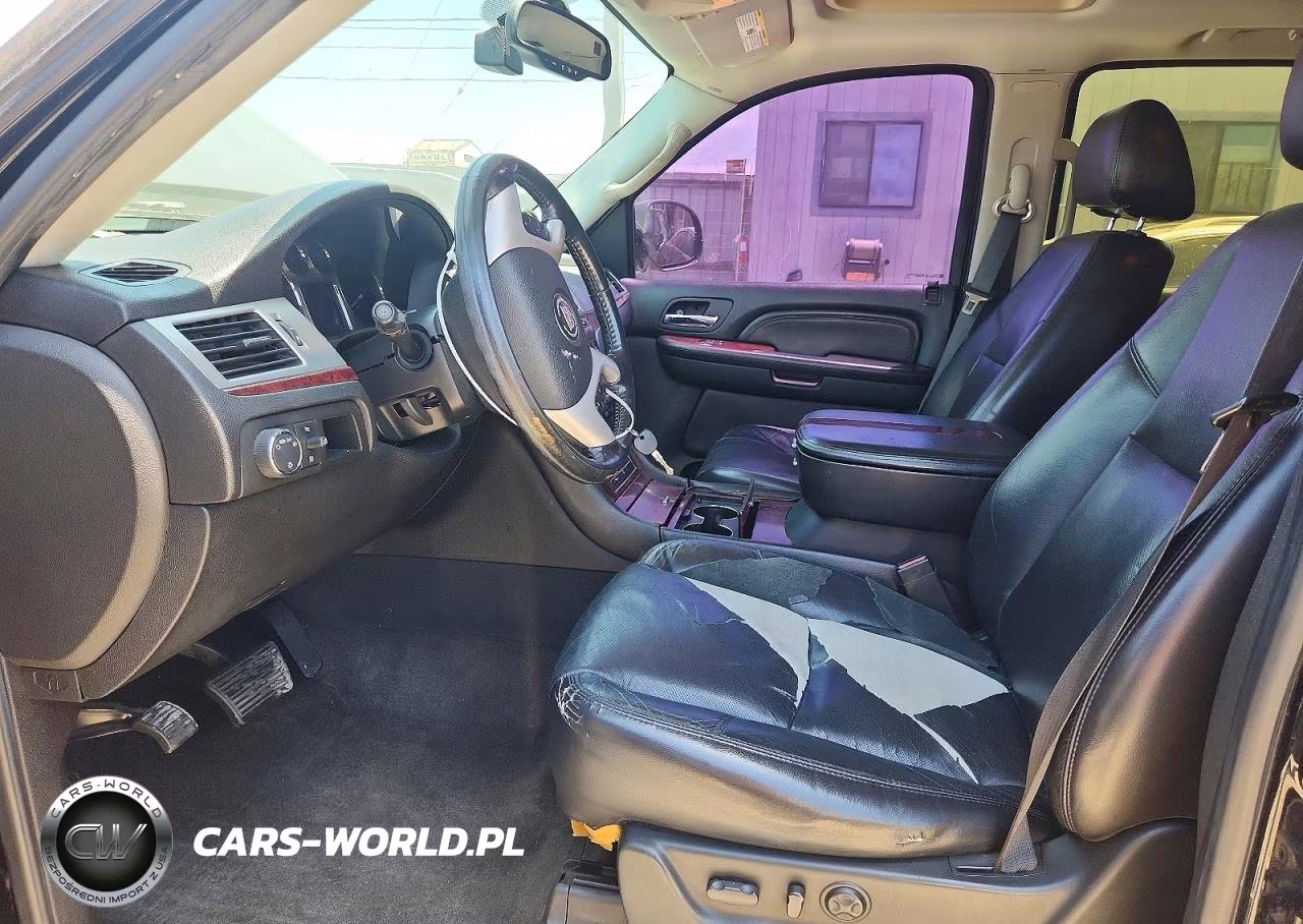 2007 Cadillac Escalade Luxury VIN:1GYEC638X7R286036 - 7