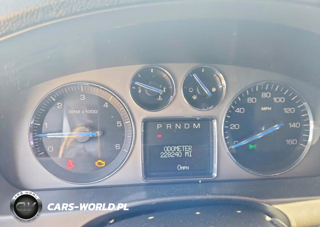 2007 Cadillac Escalade Luxury VIN:1GYEC638X7R286036 - 9