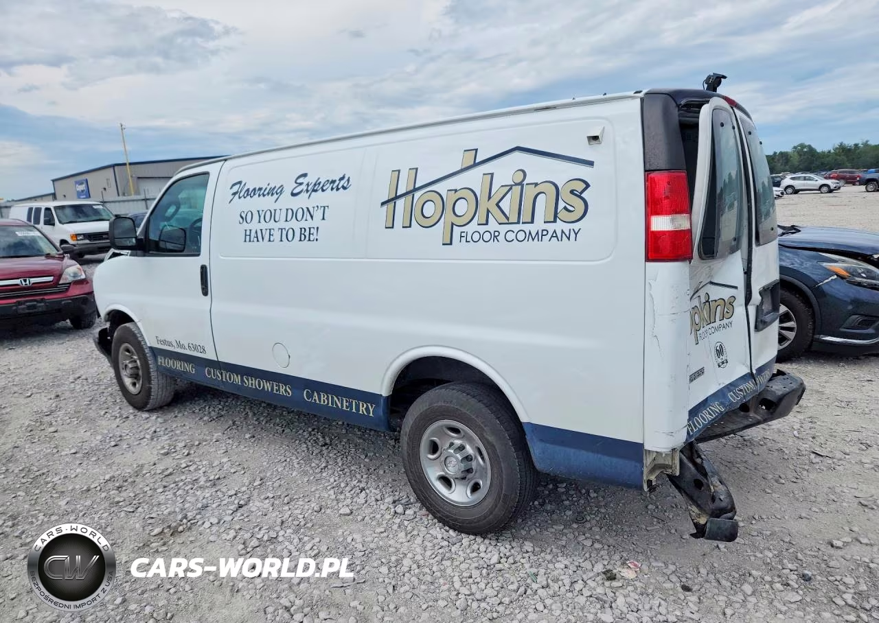 2018 Chevrolet Express G2500 VIN:1GCWGAFP0J1337733 - 2