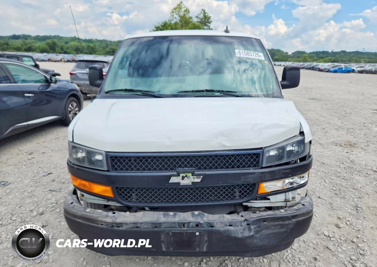2018 Chevrolet Express G2500 VIN:1GCWGAFP0J1337733 - 5