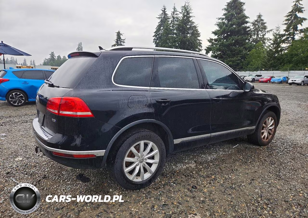 2015 Volkswagen Touareg V6 Tdi VIN:WVGEP9BP8FD005699 - 3