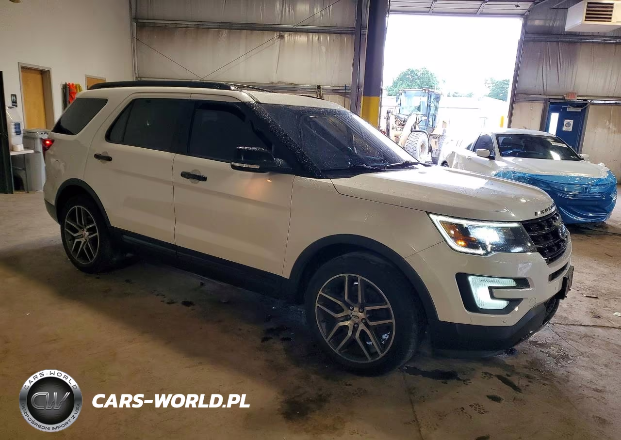 2017 Ford Explorer Sport VIN:1FM5K8GT5HGD47692 - 4