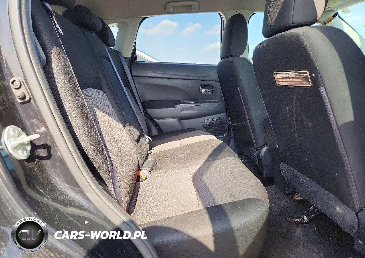 2018 Mitsubishi Outlander Sport Es VIN:JA4AP3AU2JZ031437 - 11
