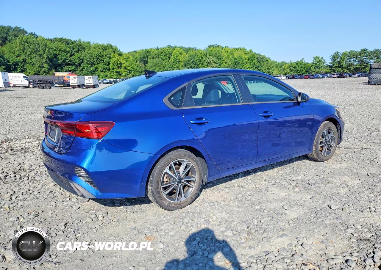 2022 Kia Forte Lxs VIN:3KPF24AD5NE429033 - 3