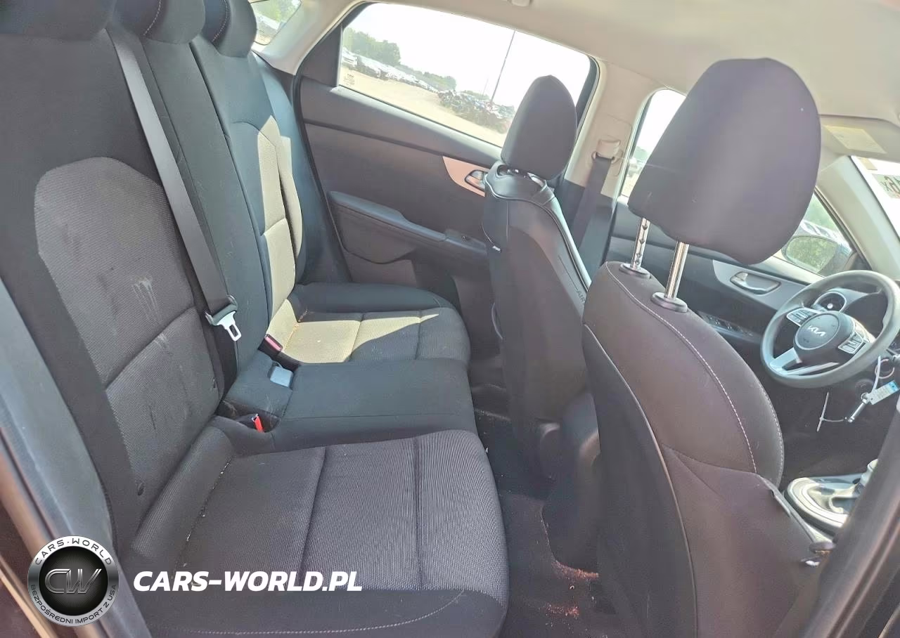 2023 Kia Forte Lxs VIN:3KPF24ADXPE684005 - 10