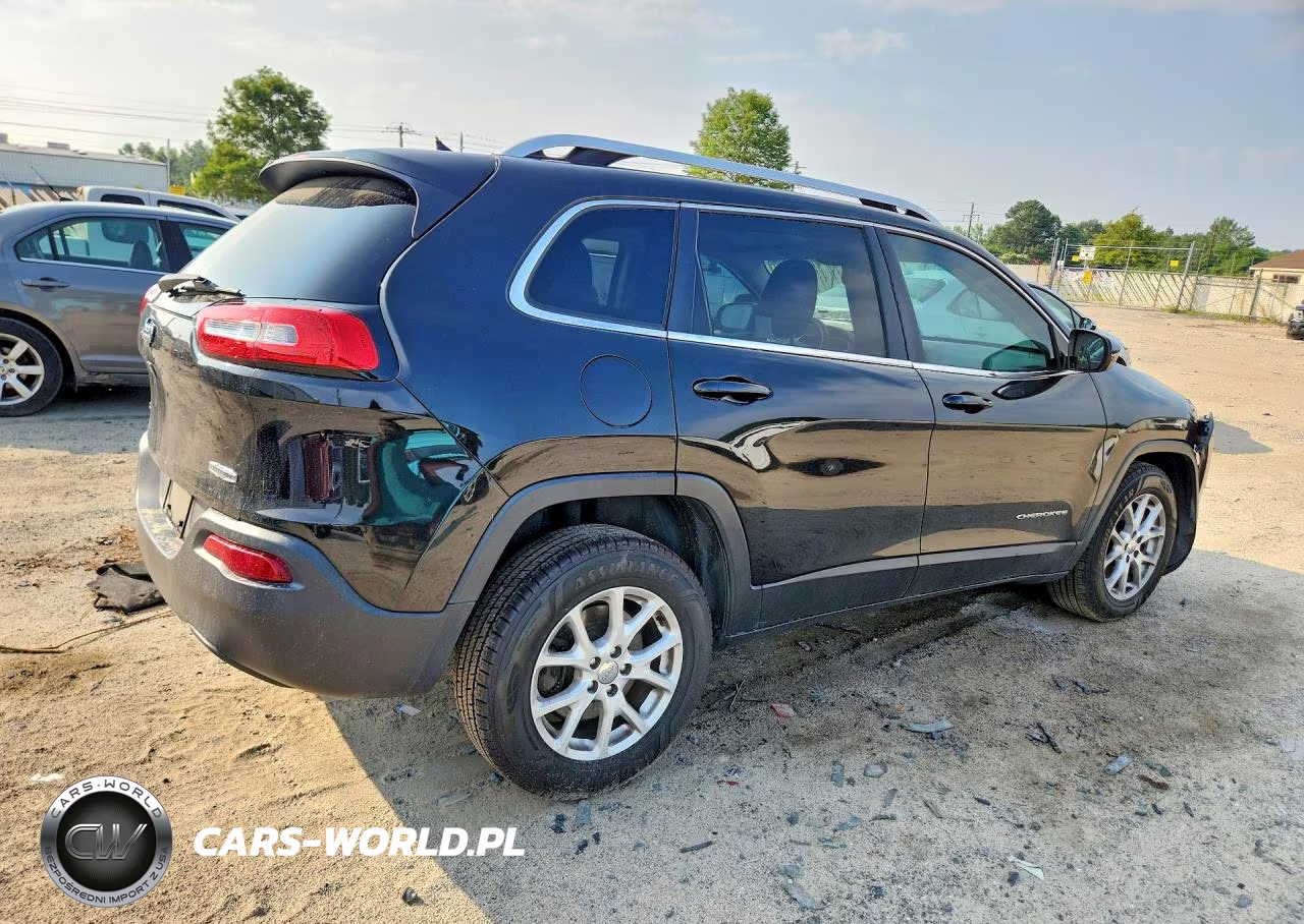 2015 Jeep Cherokee Latitude VIN:1C4PJMCB2FW576839 - 3