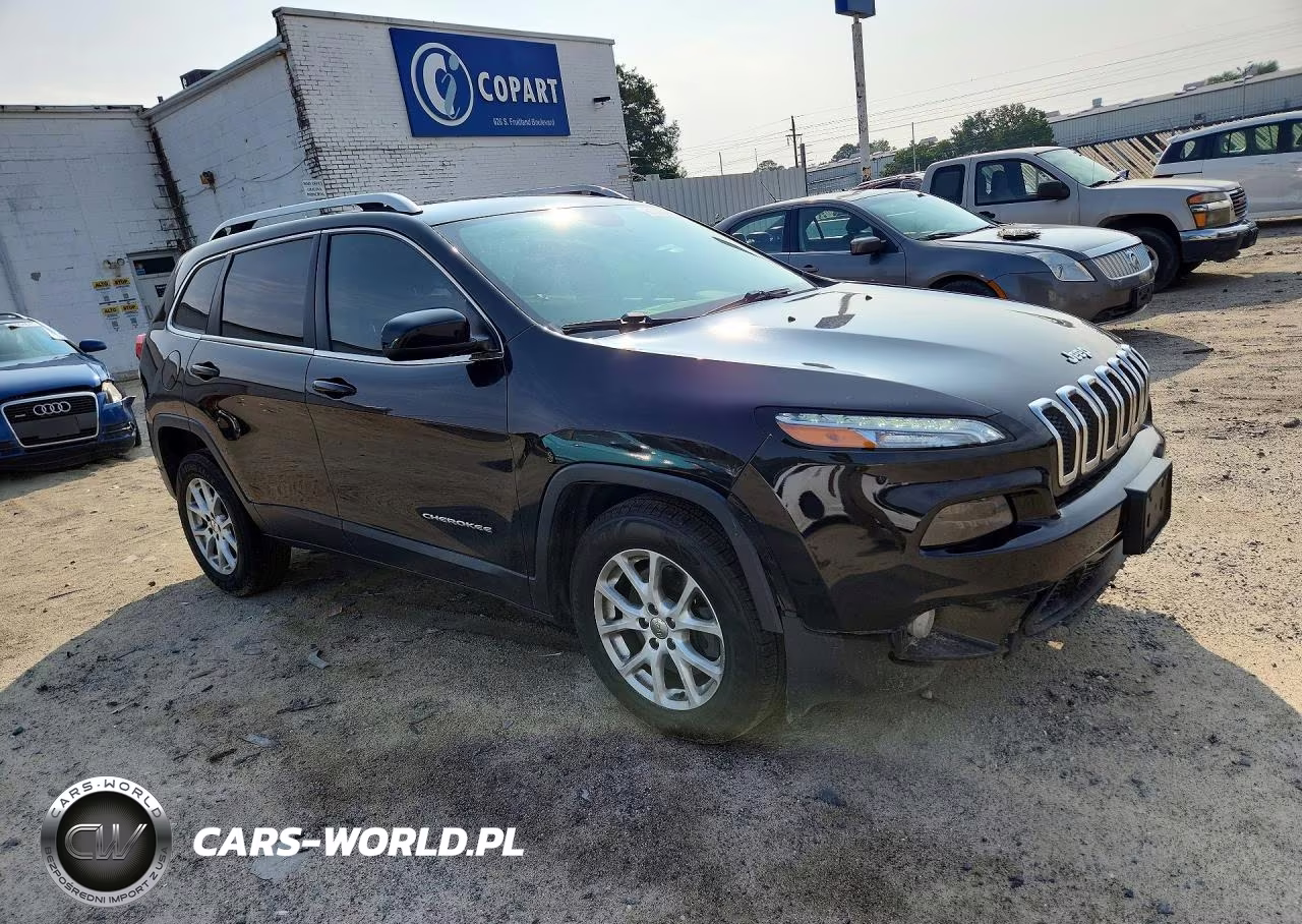 2015 Jeep Cherokee Latitude VIN:1C4PJMCB2FW576839 - 4