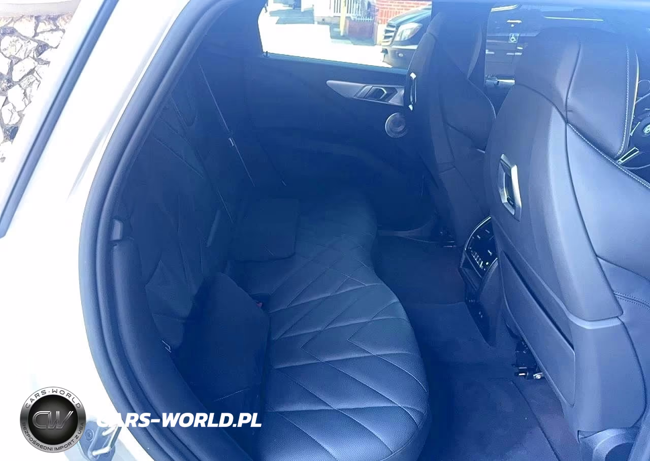 2024 BMW Xm VIN:5YM23CS02R9U56161 - 6