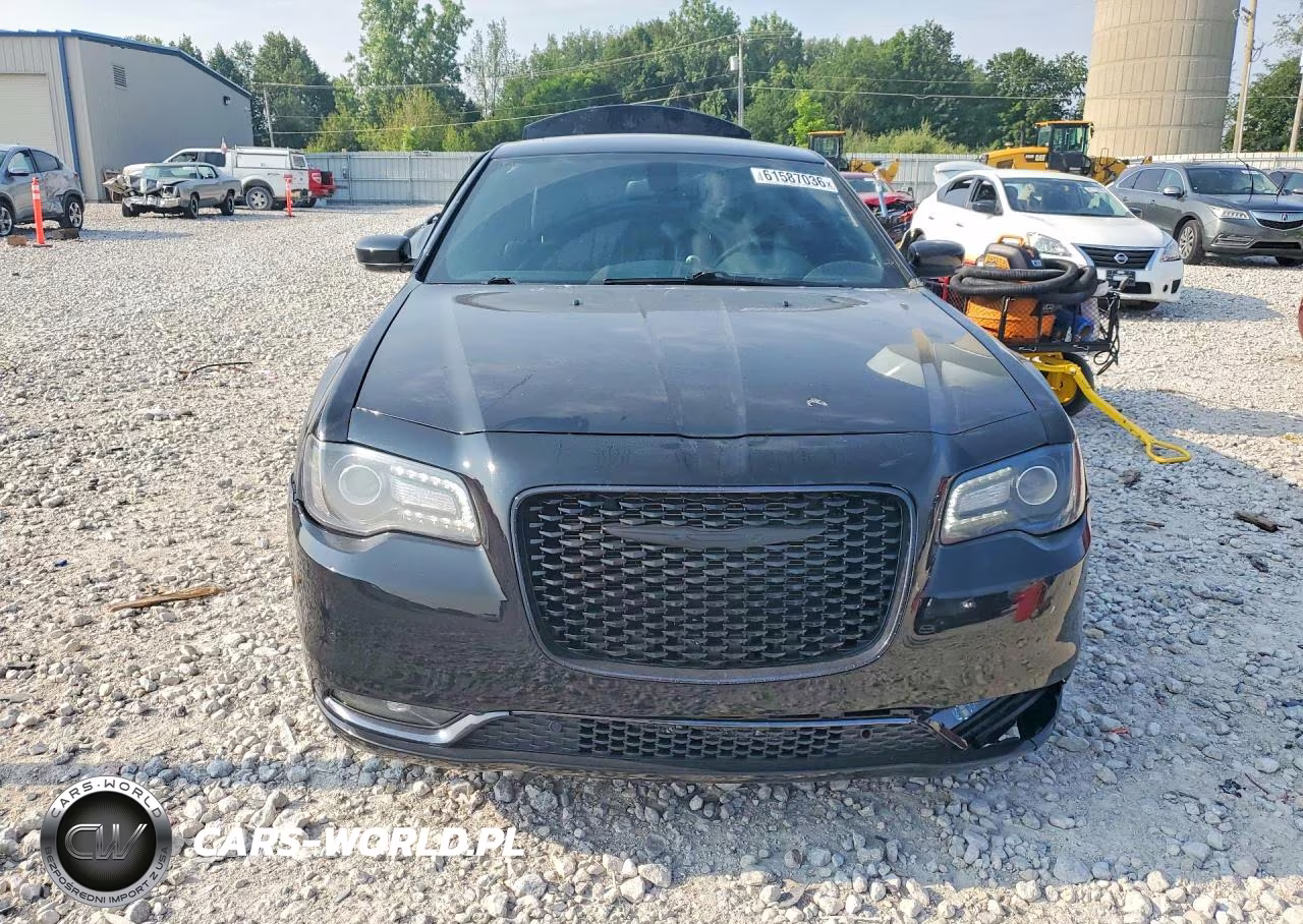 2016 Chrysler 300 S VIN:2C3CCAGG9GH209034 - 5