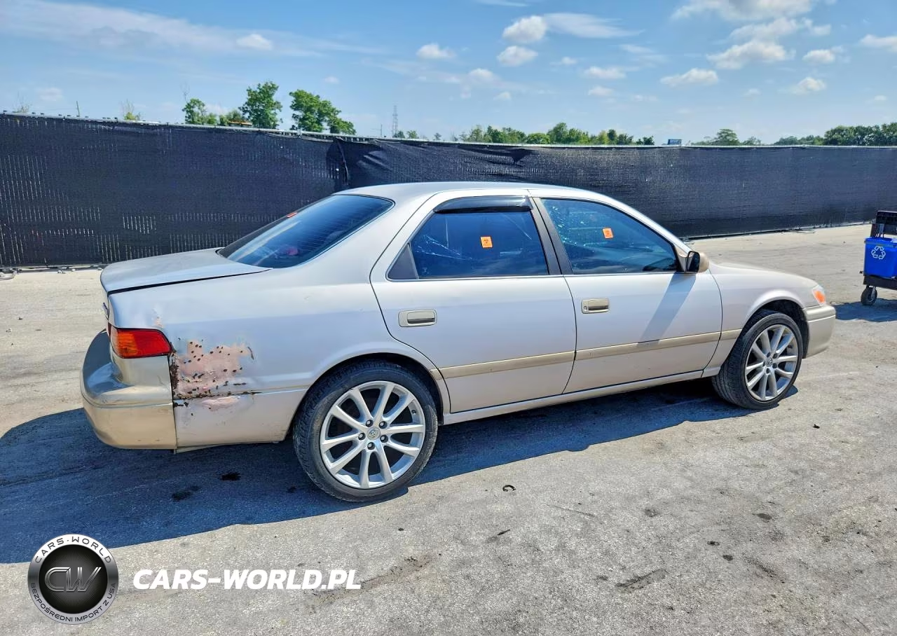 2001 Toyota Camry Le VIN:4T1BG22K61U058084 - 3