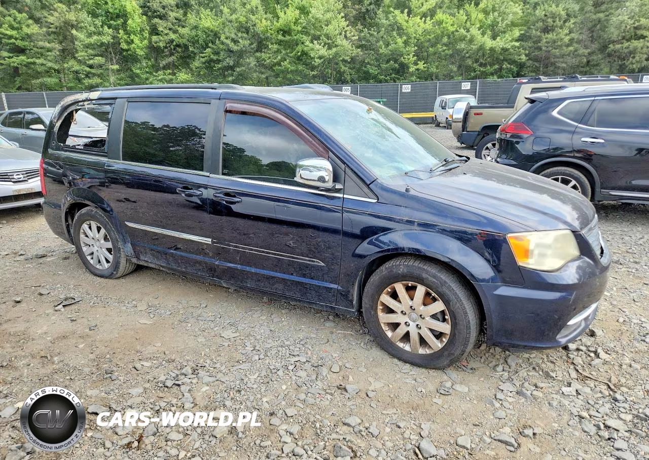2011 Chrysler Town & Country Touring L VIN:2A4RR8DG3BR634599 - 4