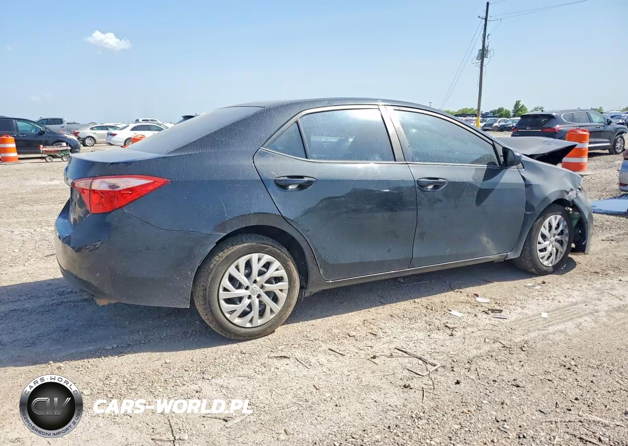 2019 Toyota Corolla Le VIN:5YFBURHE2KP876921 - 3