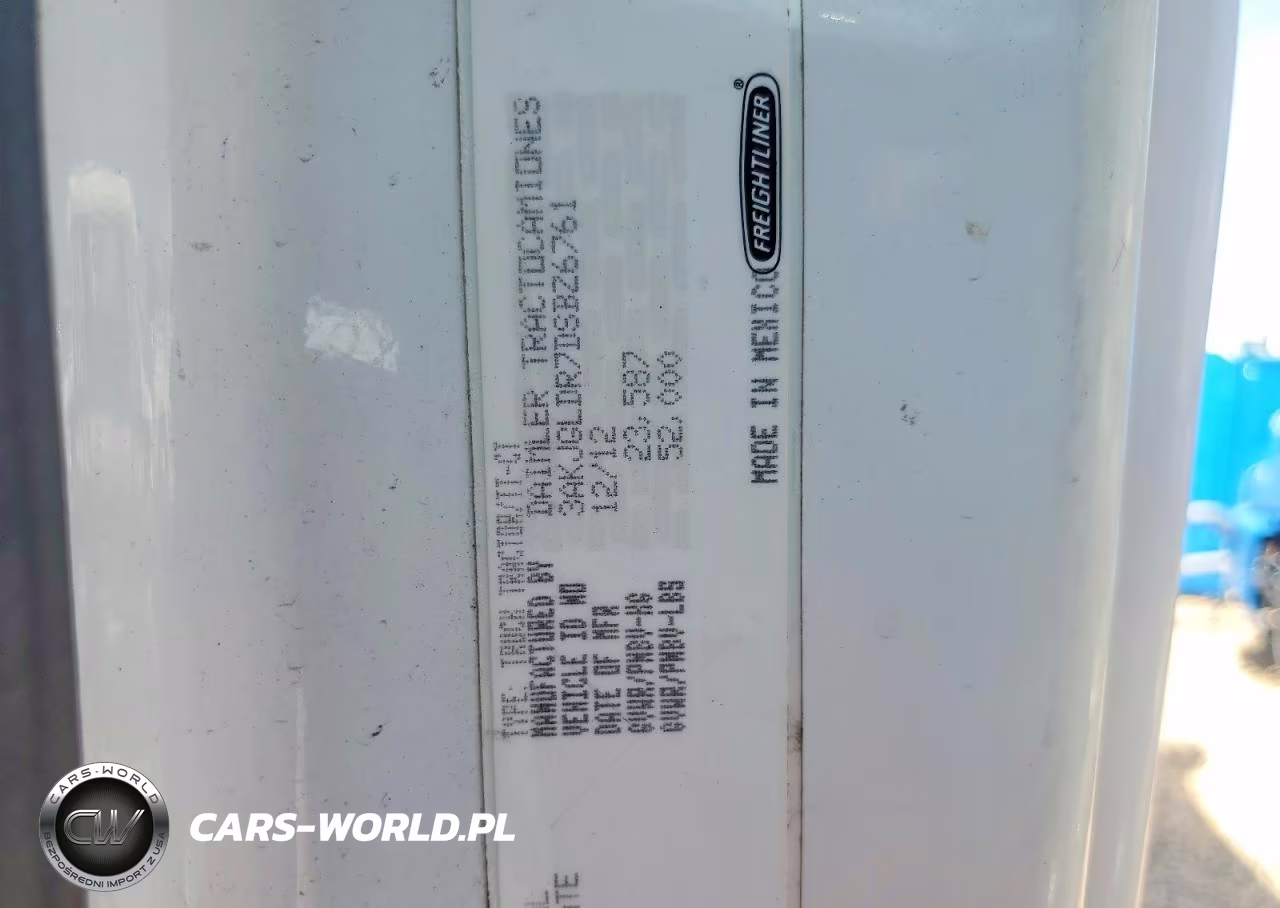 2013 Freightliner Cascadia Semi Truck VIN:3AKJGLDR7DSBZ6761 - 13