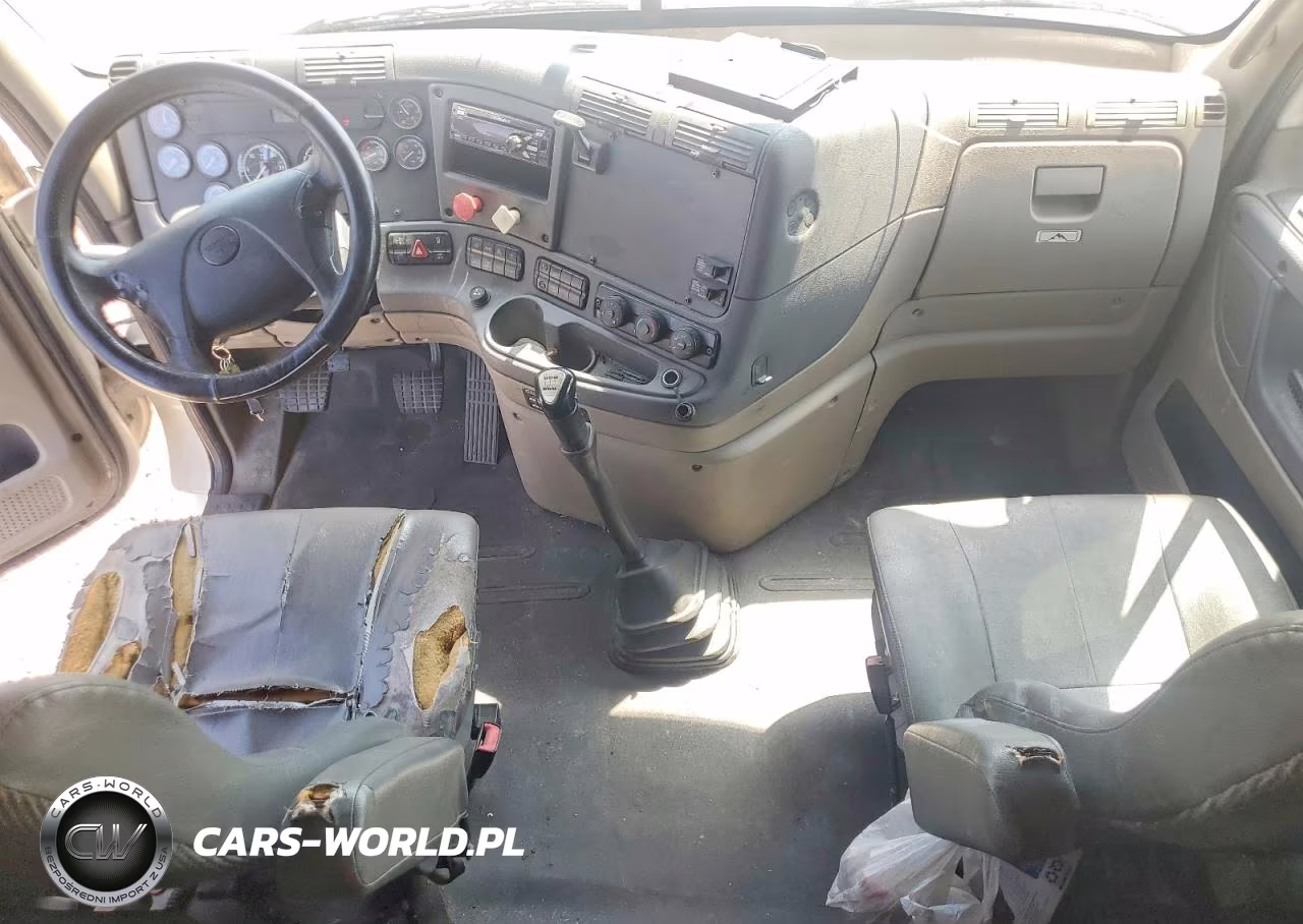 2013 Freightliner Cascadia Semi Truck VIN:3AKJGLDR7DSBZ6761 - 8