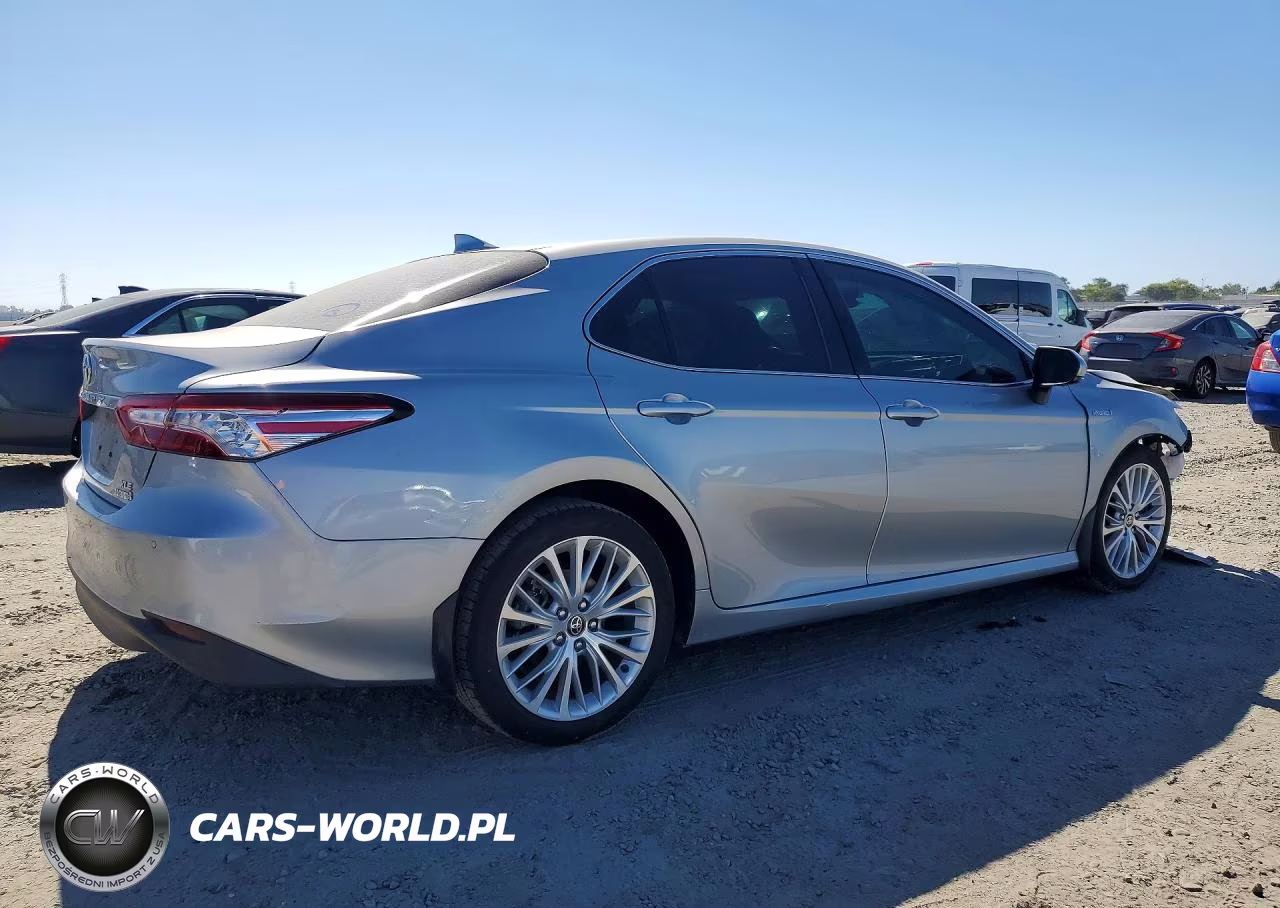 2020 Toyota Camry Xle VIN:4T1F31AK0LU019941 - 3