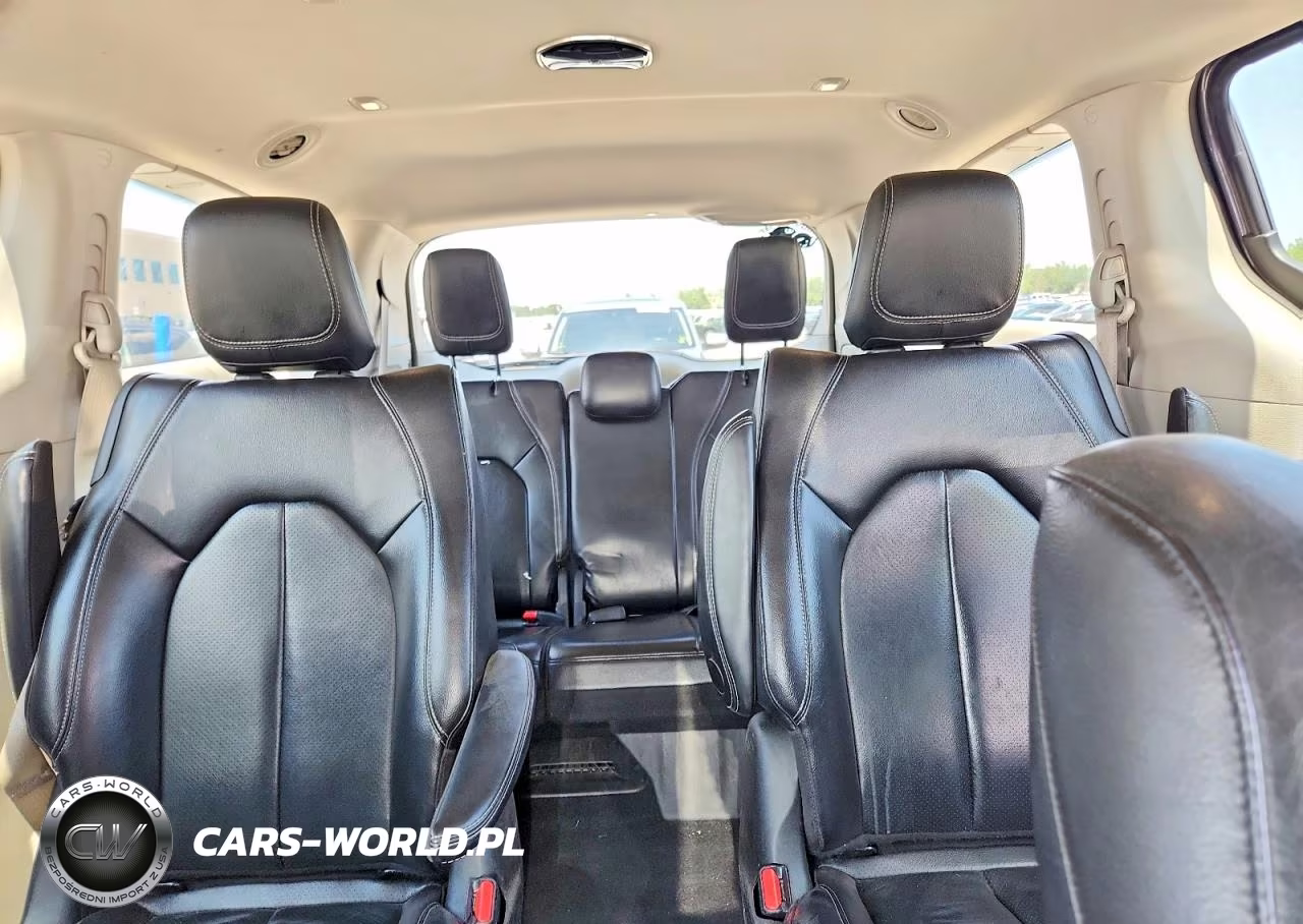 2022 Chrysler Pacifica Hybrid Touring L VIN:2C4RC1L79NR121085 - 10
