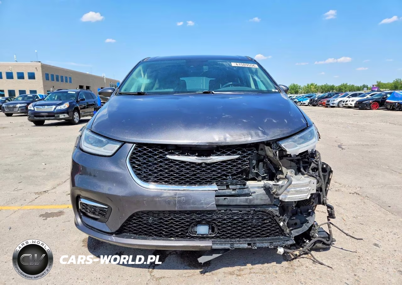 2022 Chrysler Pacifica Hybrid Touring L VIN:2C4RC1L79NR121085 - 5