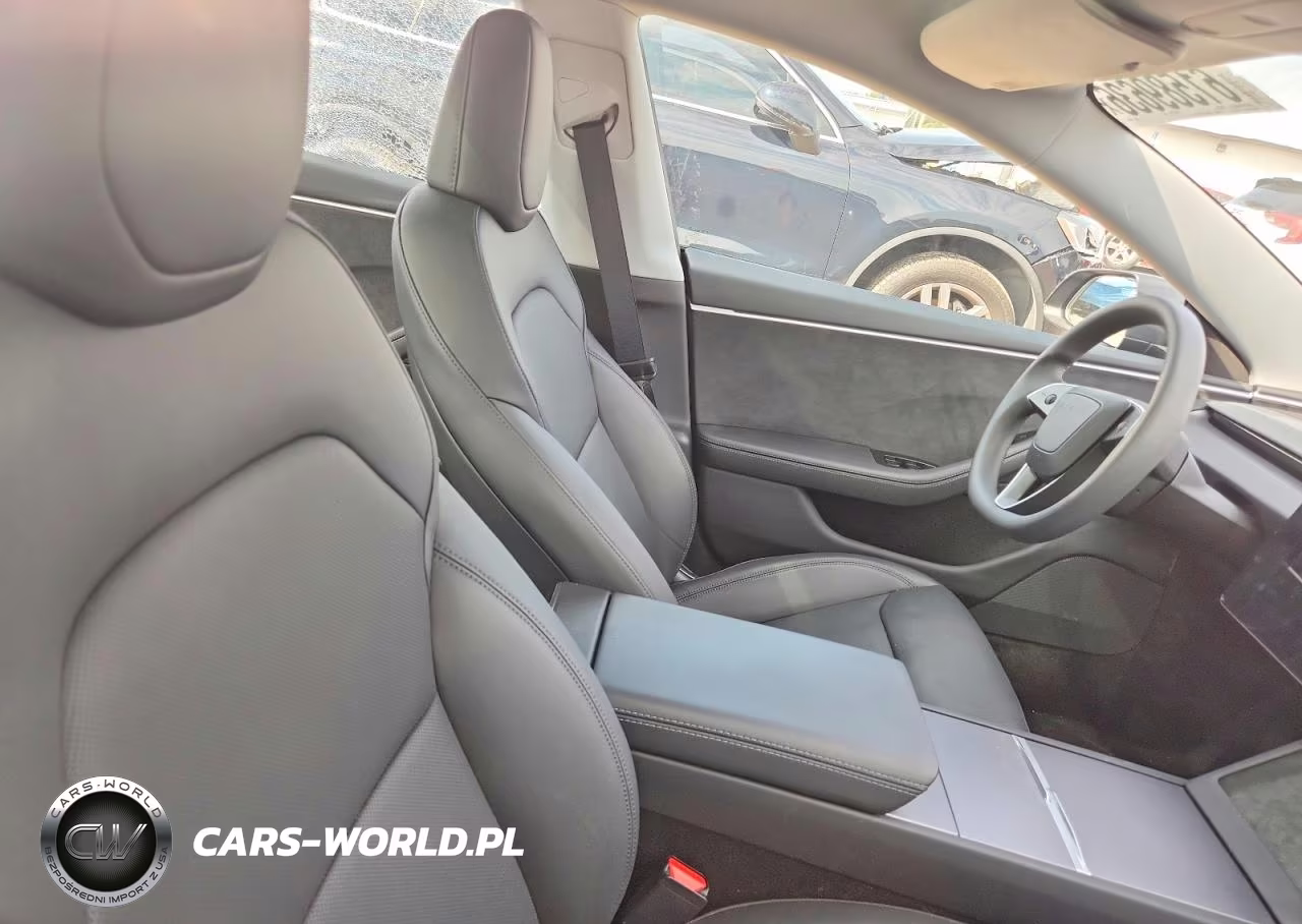 2025 Tesla Model 3 VIN:5YJ3E1EB8SF997994 - 10