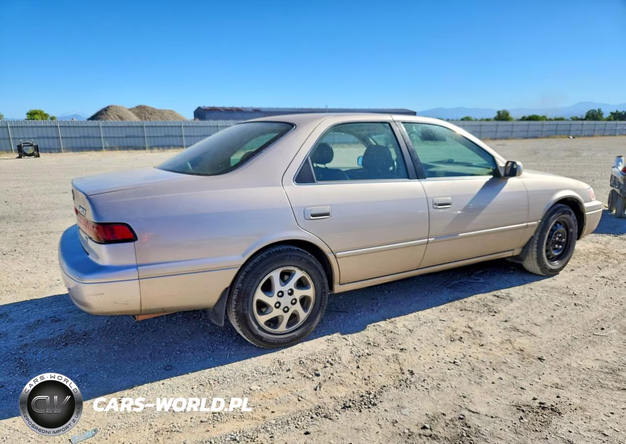 1997 Toyota Camry Xle V6 VIN:4T1BF22K3VU918614 - 3
