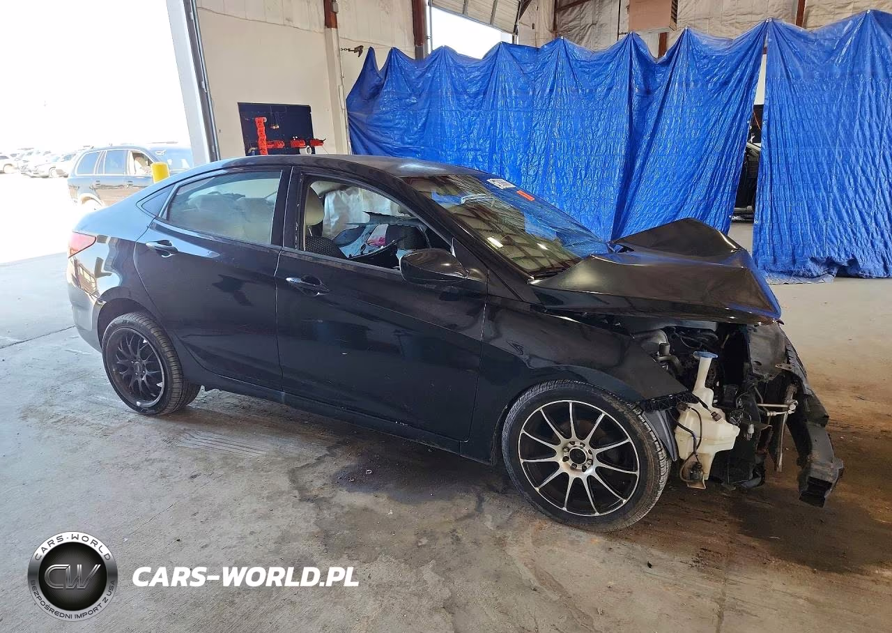 2013 Hyundai Accent Gls VIN:KMHCT4AE5DU400331 - 4