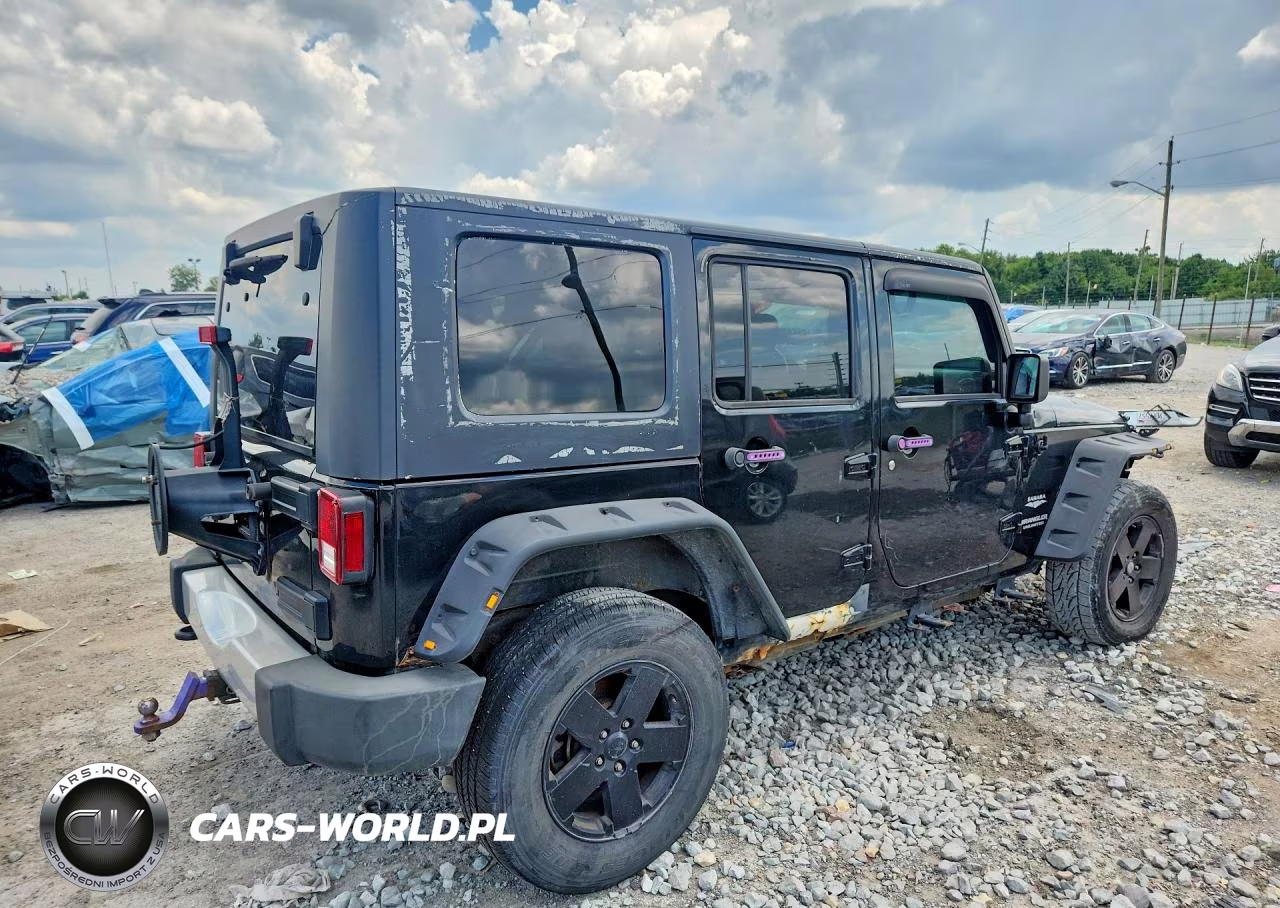2010 Jeep Wrangler Unlimited Sahara VIN:1J4BA5H13AL224650 - 3