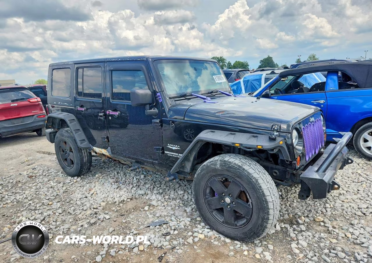 2010 Jeep Wrangler Unlimited Sahara VIN:1J4BA5H13AL224650 - 4