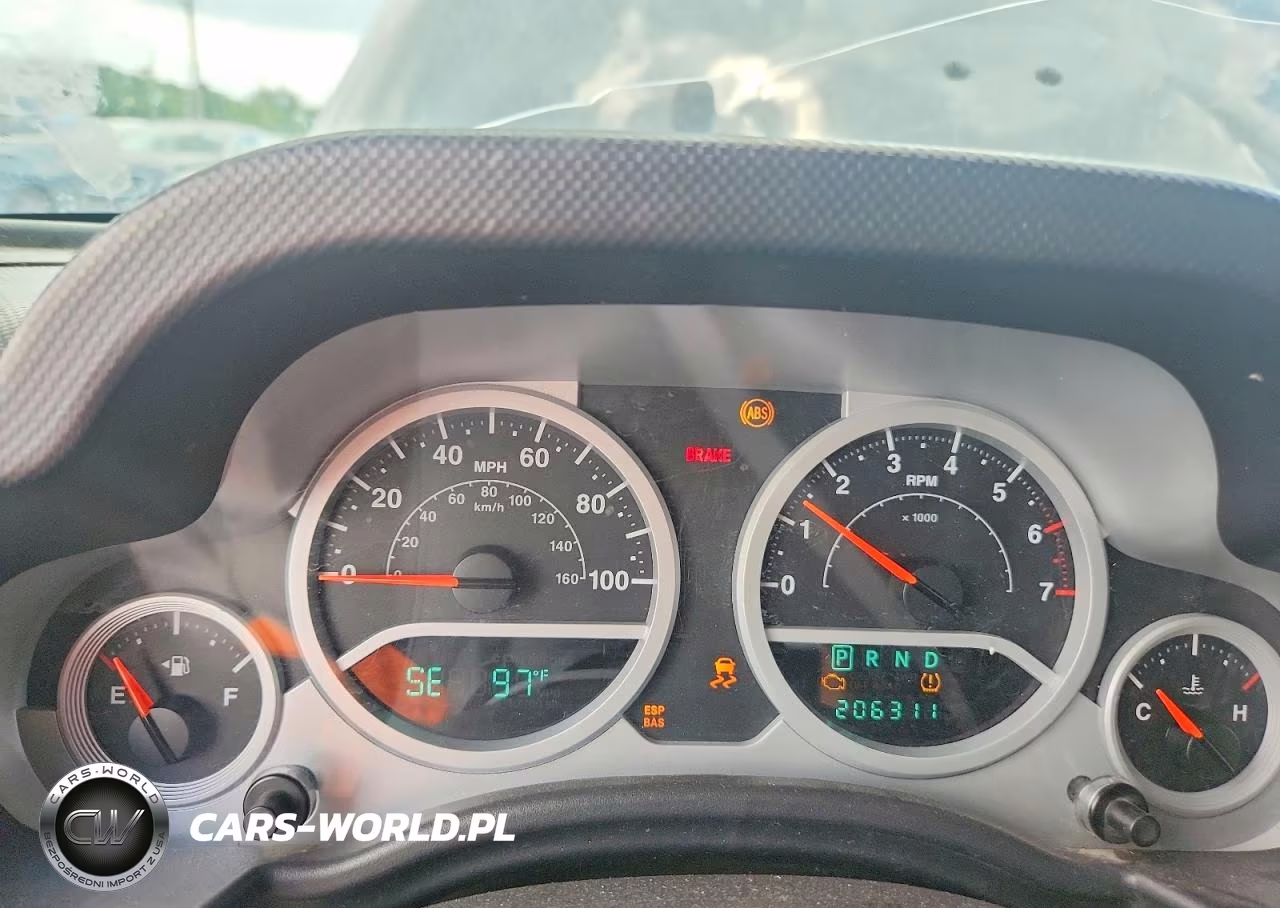 2010 Jeep Wrangler Unlimited Sahara VIN:1J4BA5H13AL224650 - 9