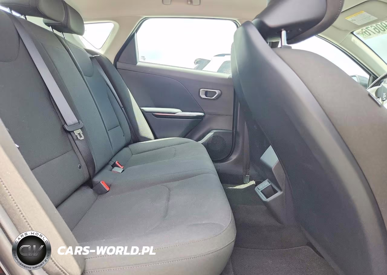 2026 Kia K4 Lxs VIN:3KPFT4DE0TE270940 - 10