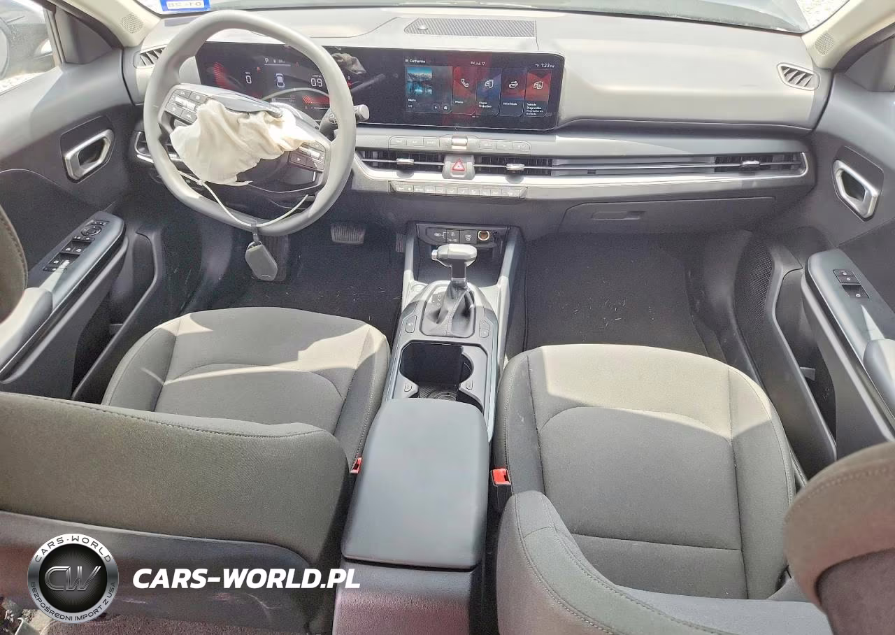 2026 Kia K4 Lxs VIN:3KPFT4DE0TE270940 - 8