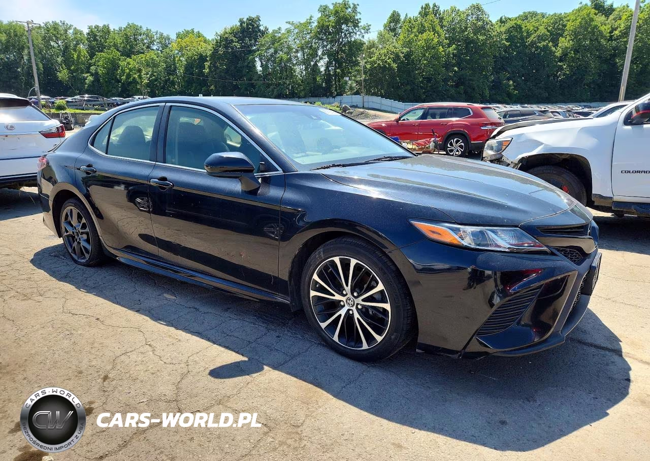 2018 Toyota Camry Se VIN:JTNB11HKXJ3004568 - 4