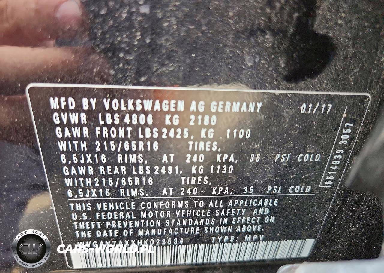 2017 Volkswagen Tiguan S VIN:WVGAV7AXXHK023534 - 13