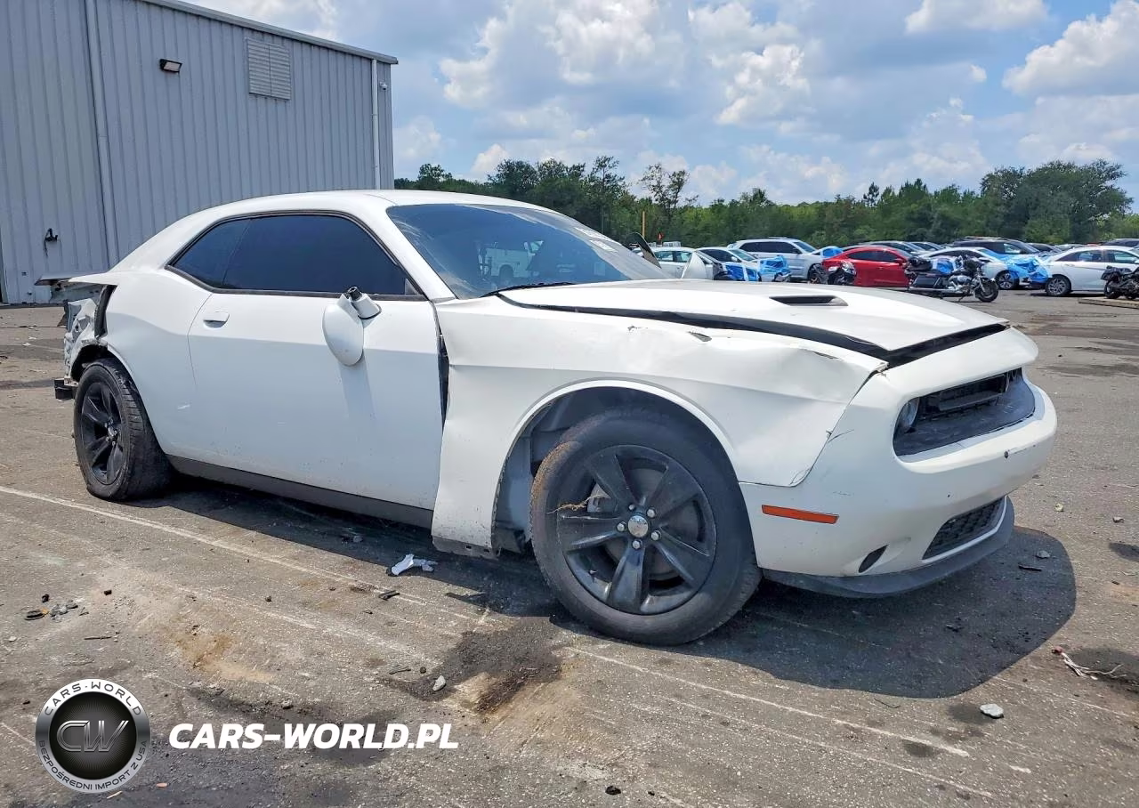 2021 Dodge Challenger Sxt VIN:2C3CDZAG7MH596800 - 4
