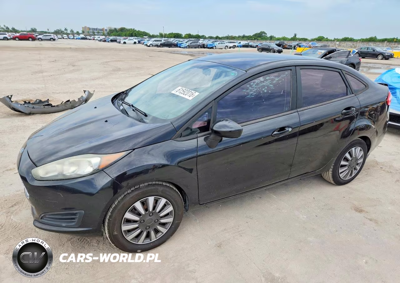 2015 Ford Fiesta S – zdjęcie 1 z 12